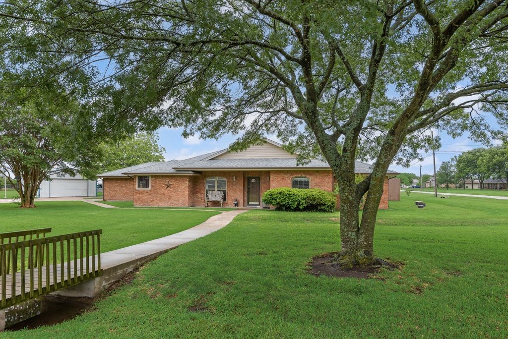 834 Rock Creek Lane Red Oak TX 75154