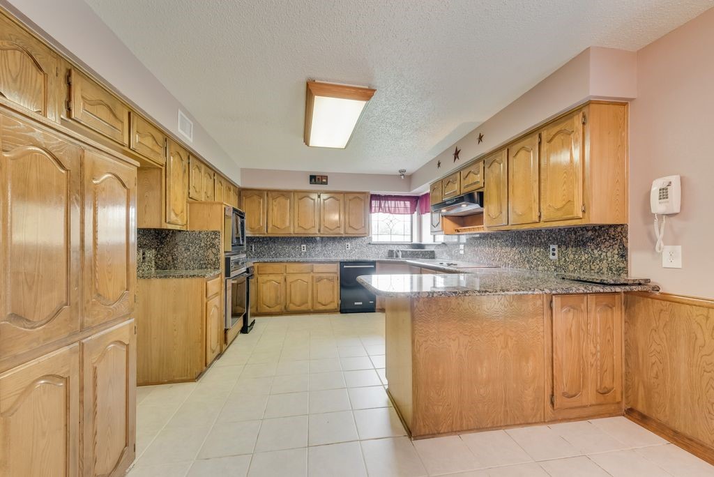 834 Rock Creek Lane Red Oak TX 75154