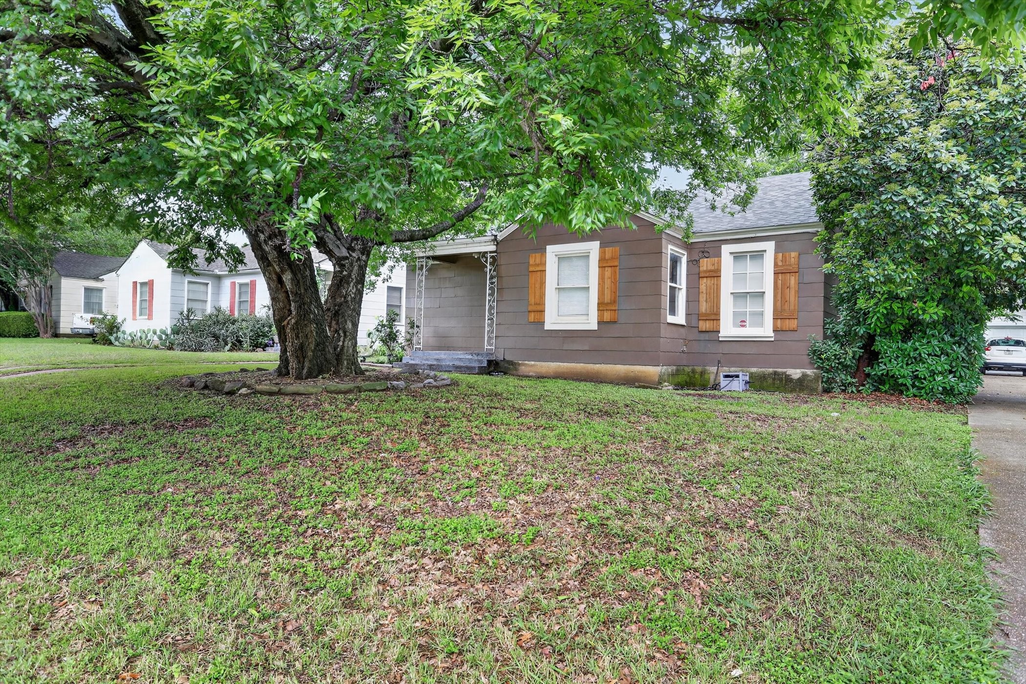 3208 Sandage Avenue Fort Worth TX 76109