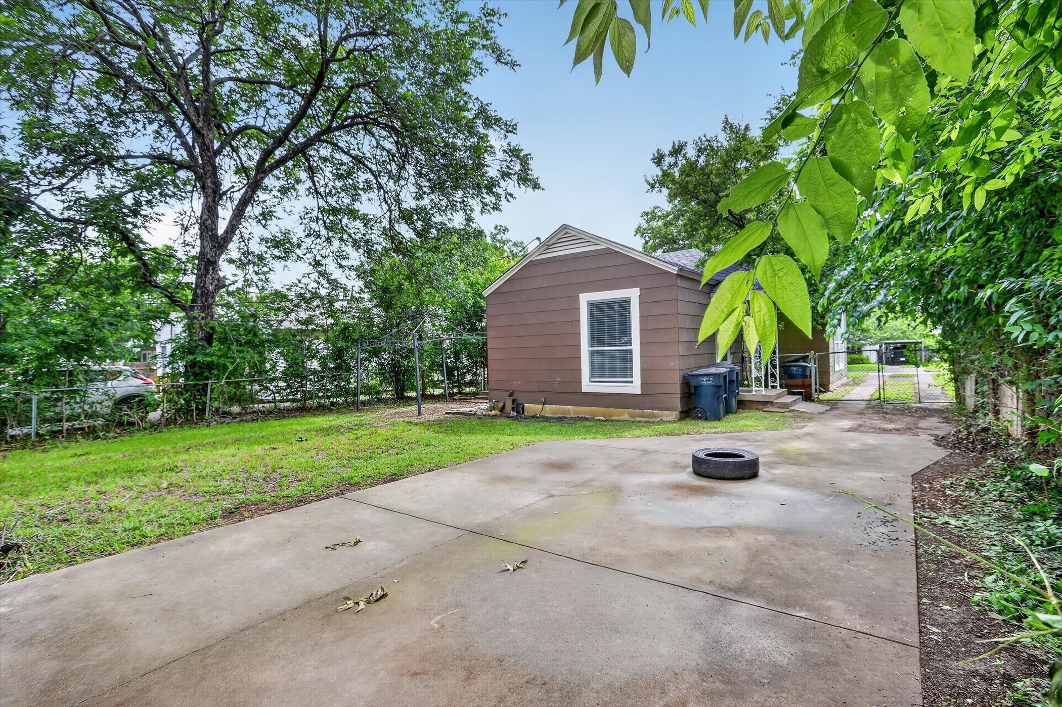 3208 Sandage Avenue Fort Worth TX 76109
