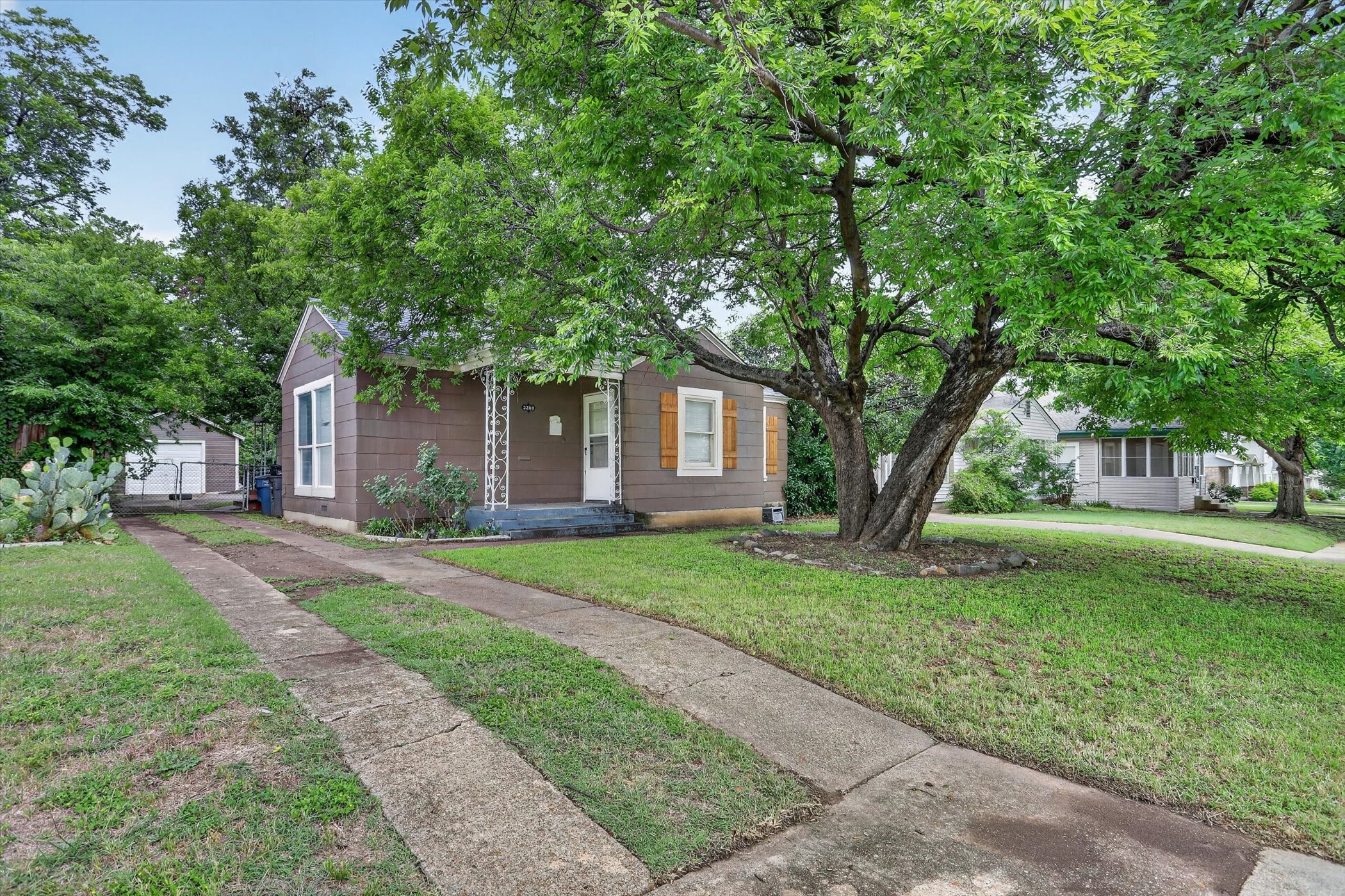 3208 Sandage Avenue Fort Worth TX 76109