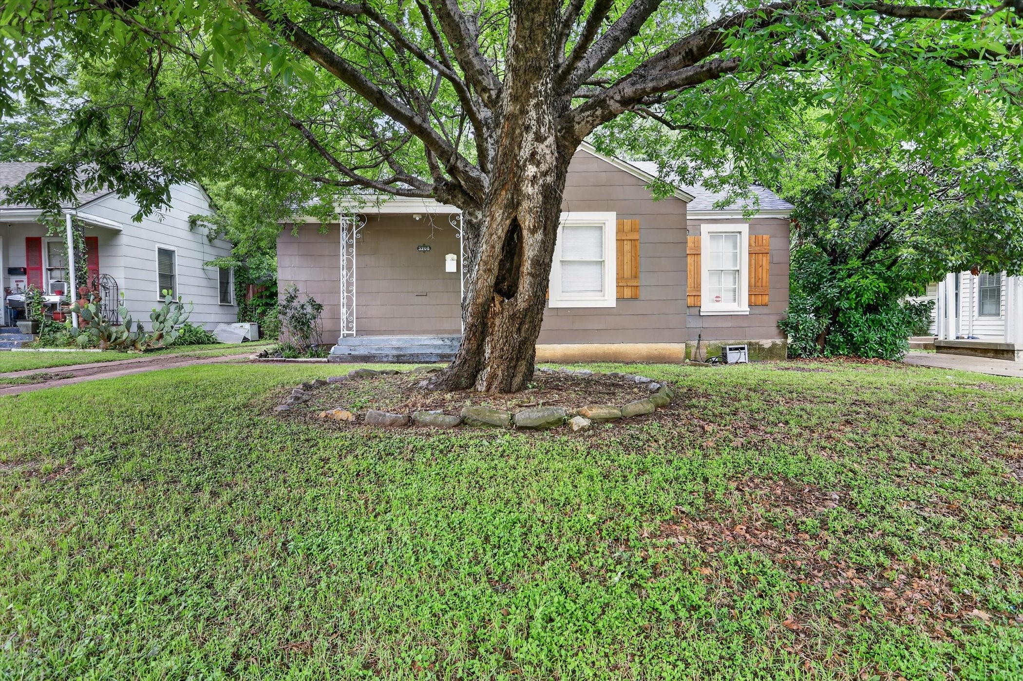 3208 Sandage Avenue Fort Worth TX 76109