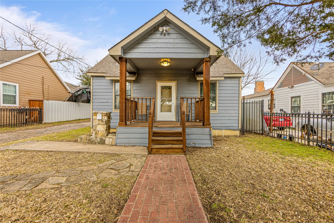1323 Presidio Avenue Dallas TX 75216