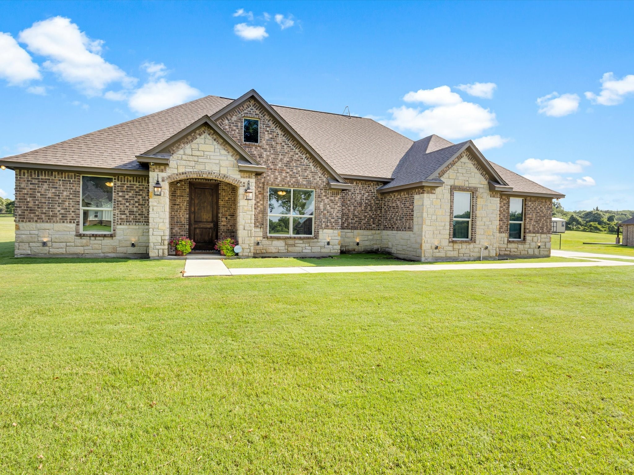 105 Lucy Kirk Lane Springtown TX 76082