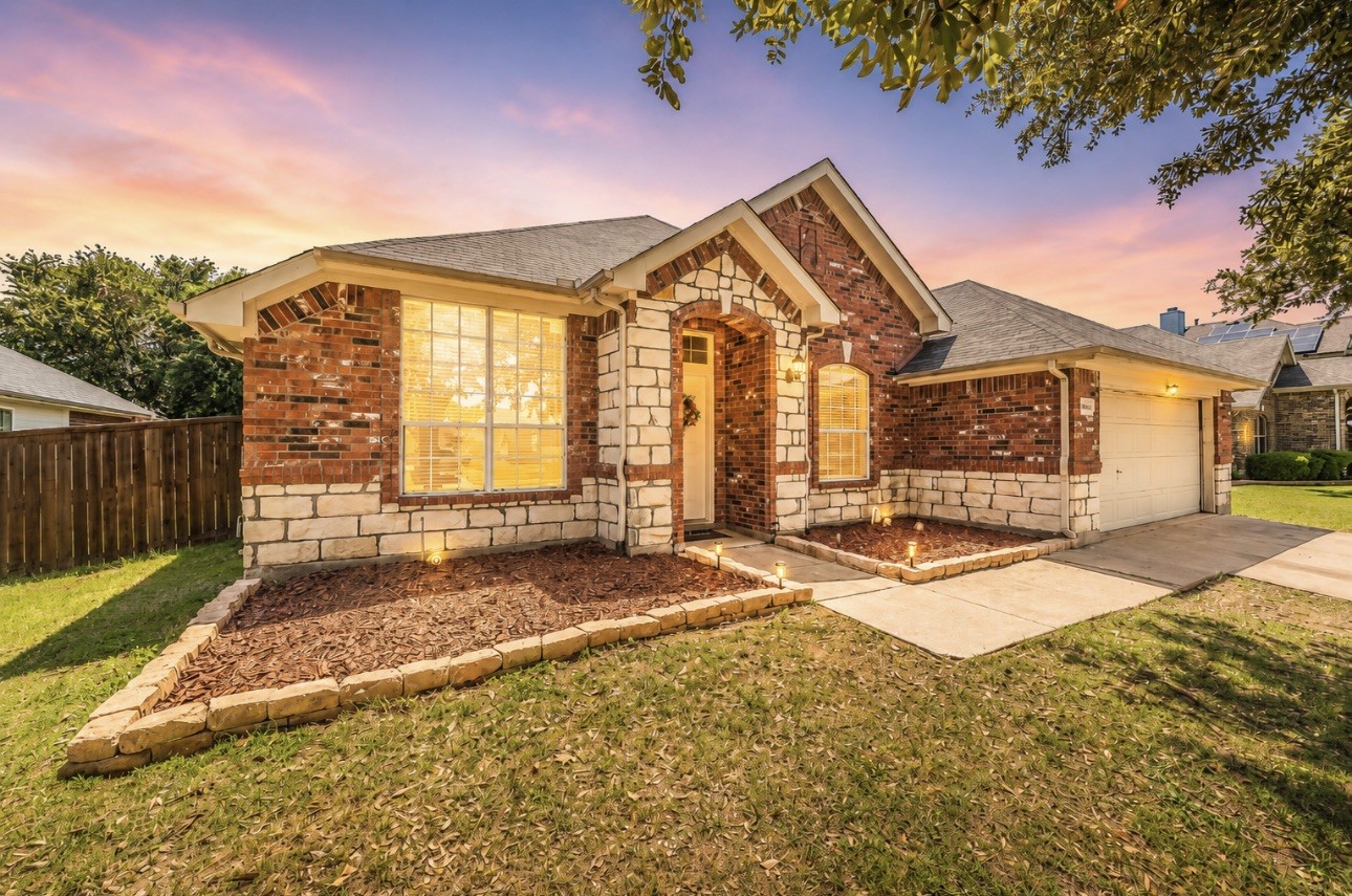 1011 Fleetwood Cove Drive Grand Prairie TX 75052