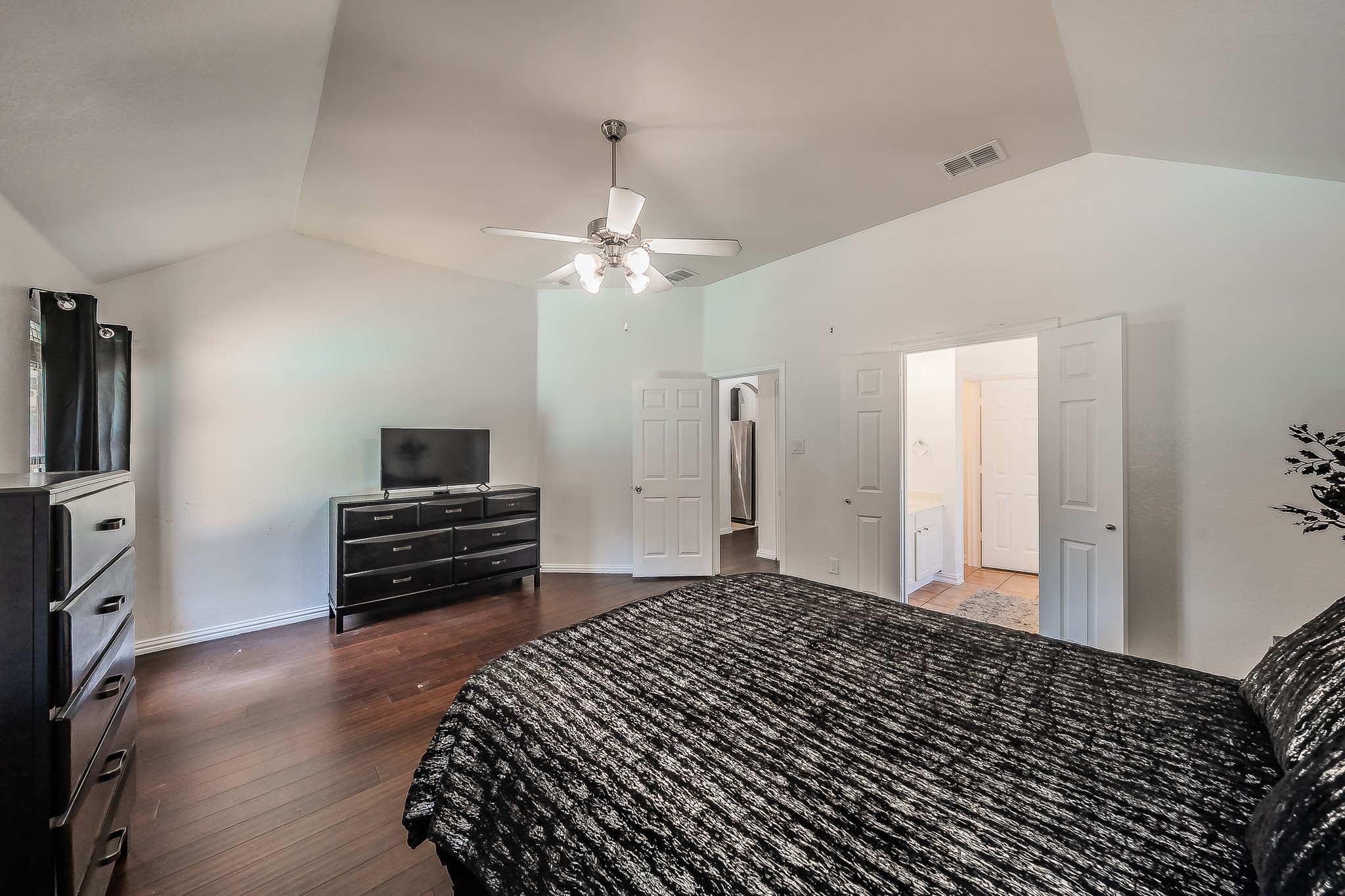 1011 Fleetwood Cove Drive Grand Prairie TX 75052