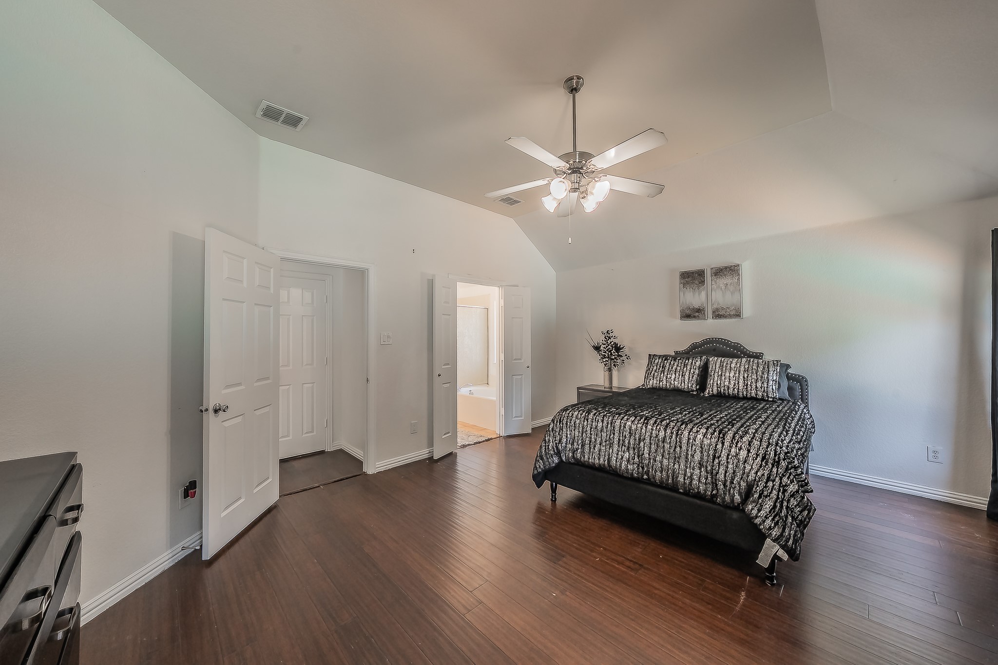 1011 Fleetwood Cove Drive Grand Prairie TX 75052