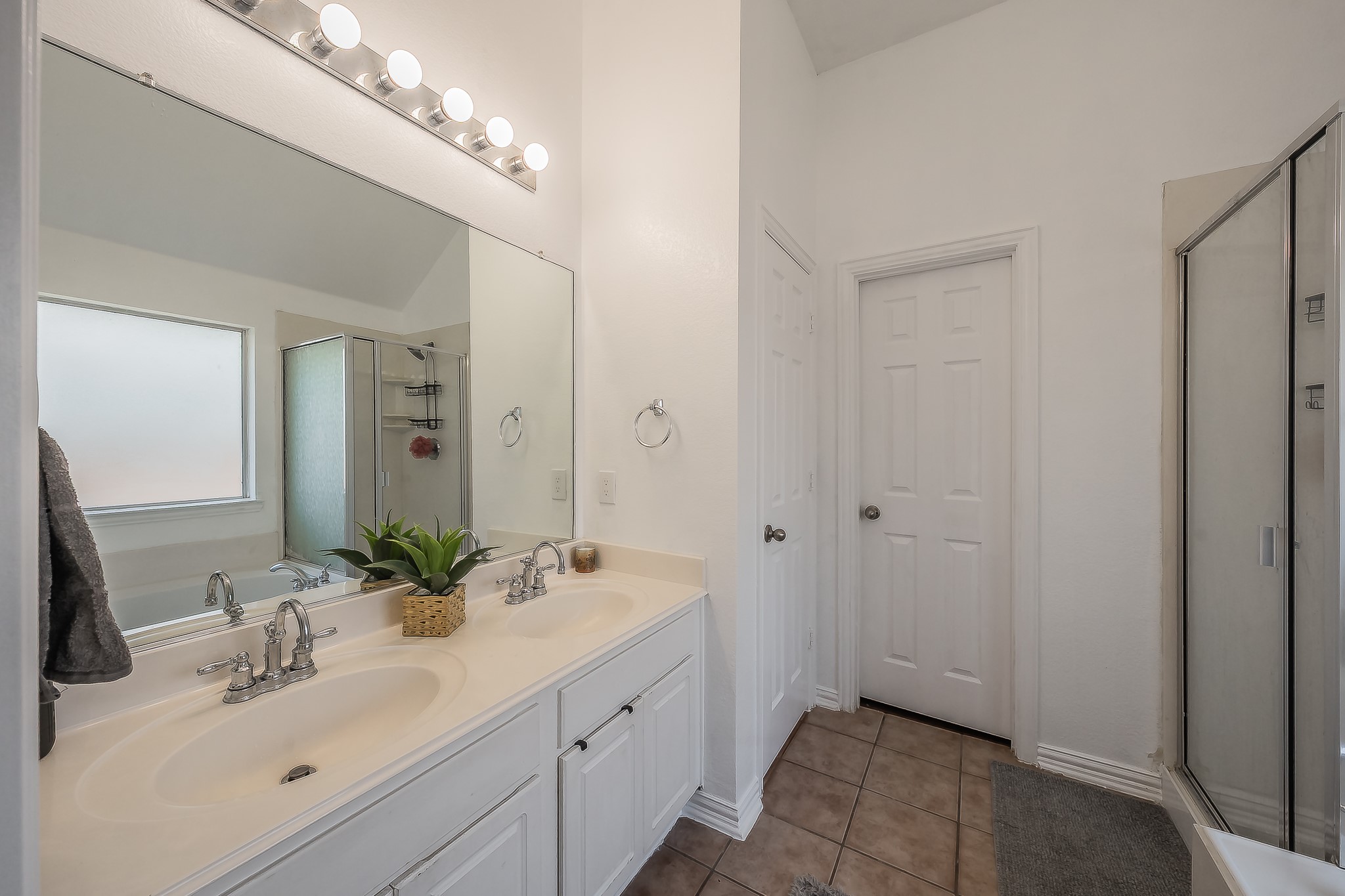 1011 Fleetwood Cove Drive Grand Prairie TX 75052