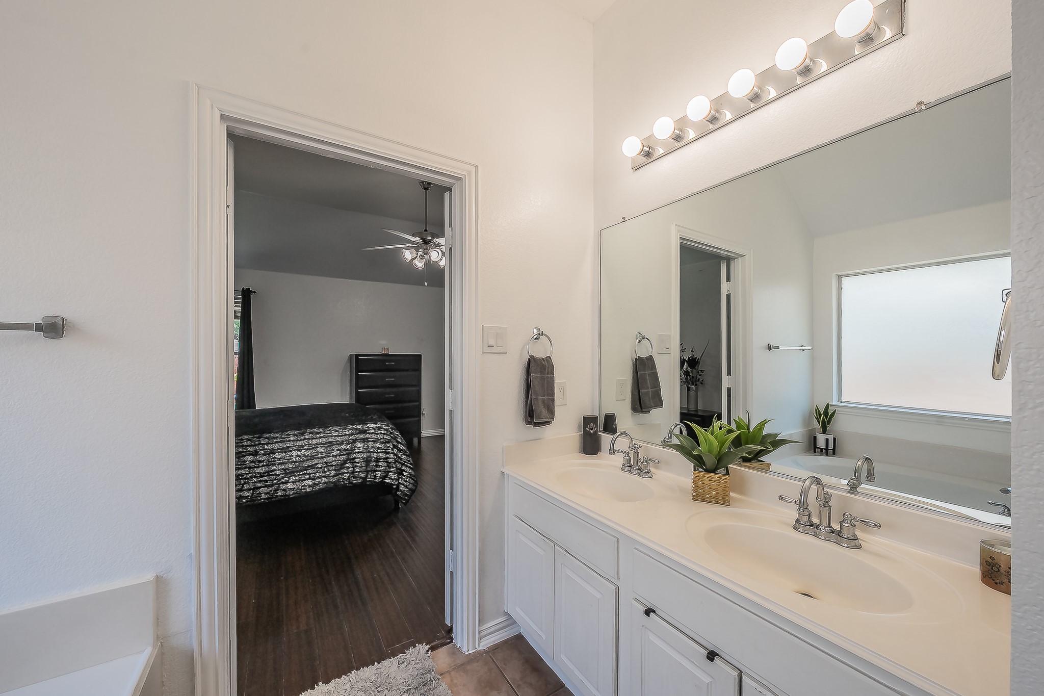 1011 Fleetwood Cove Drive Grand Prairie TX 75052