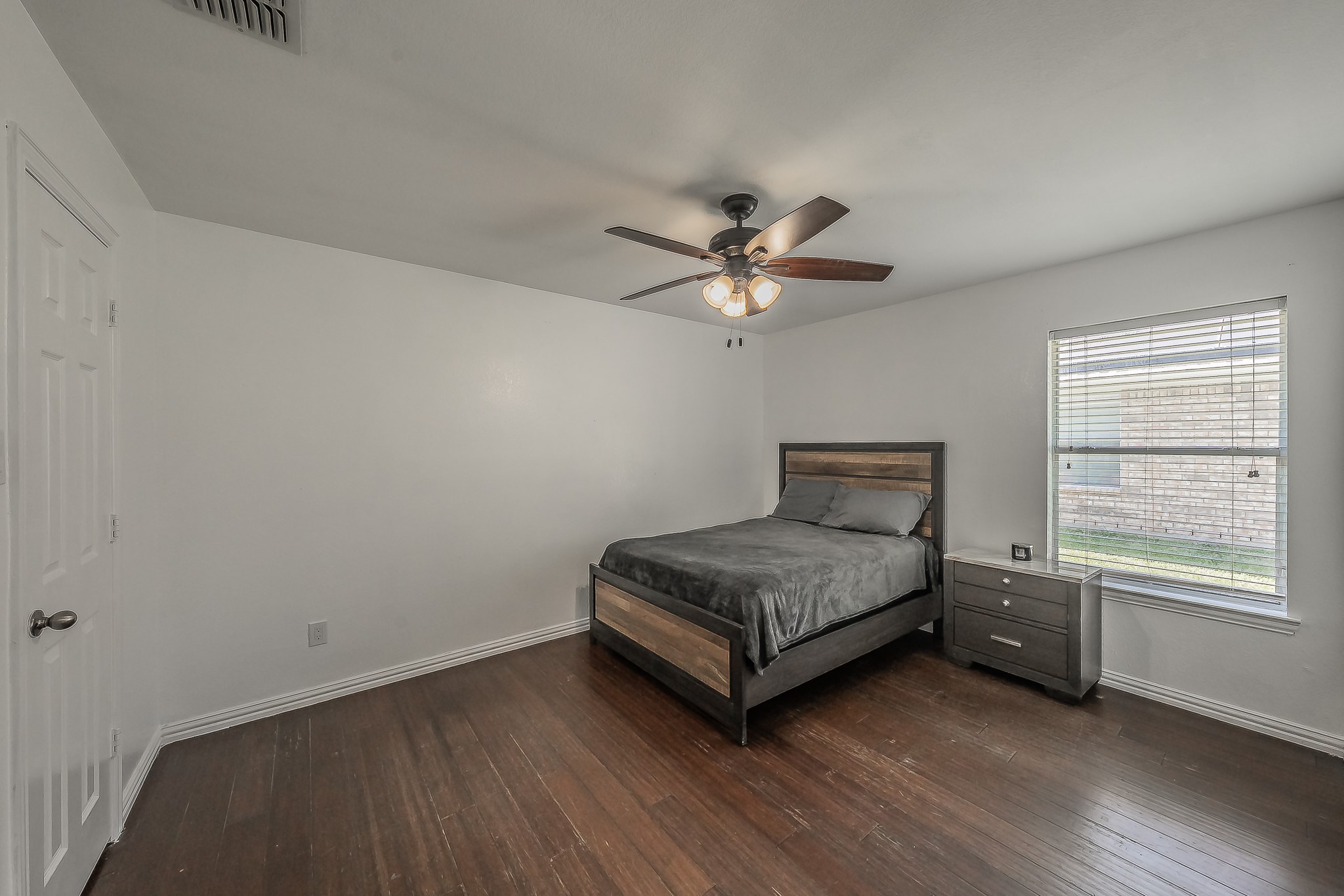 1011 Fleetwood Cove Drive Grand Prairie TX 75052