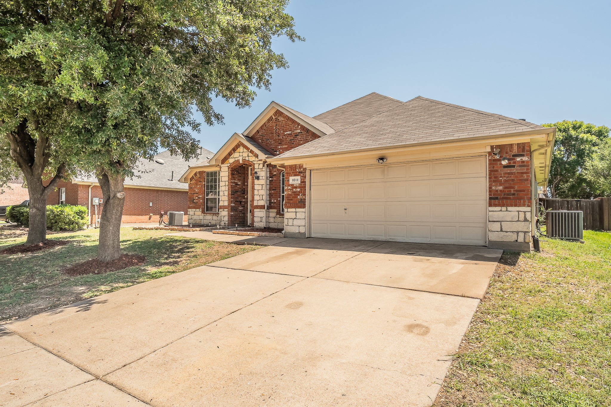 1011 Fleetwood Cove Drive Grand Prairie TX 75052