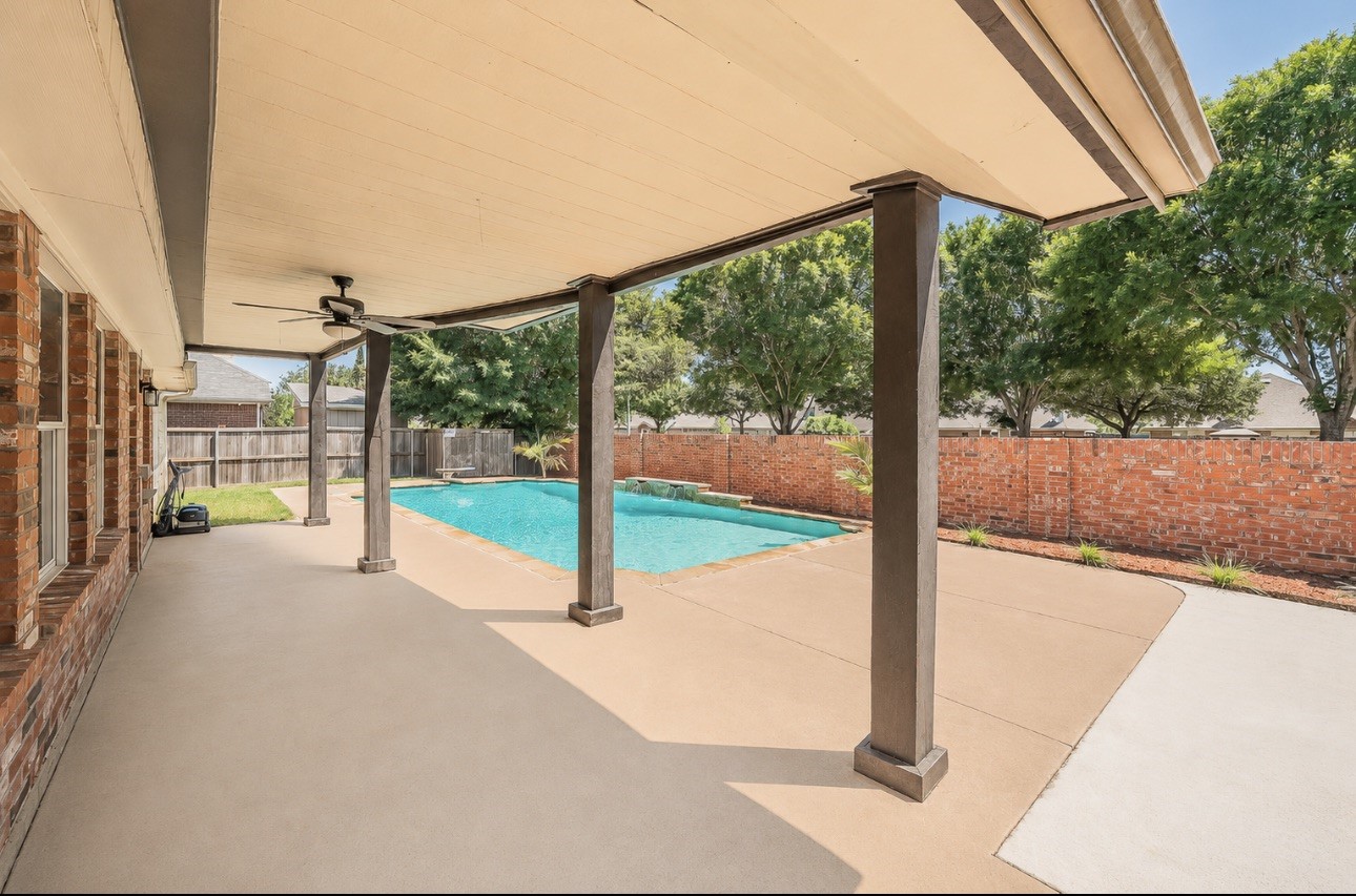 1011 Fleetwood Cove Drive Grand Prairie TX 75052