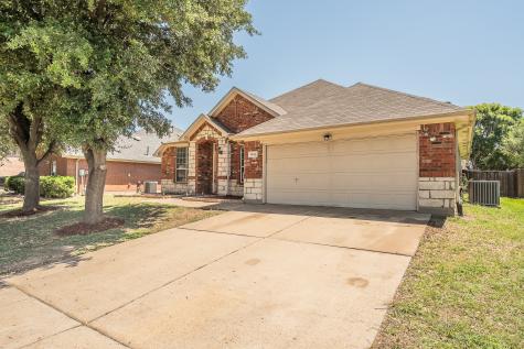 1011 Fleetwood Cove Drive Grand Prairie TX 75052