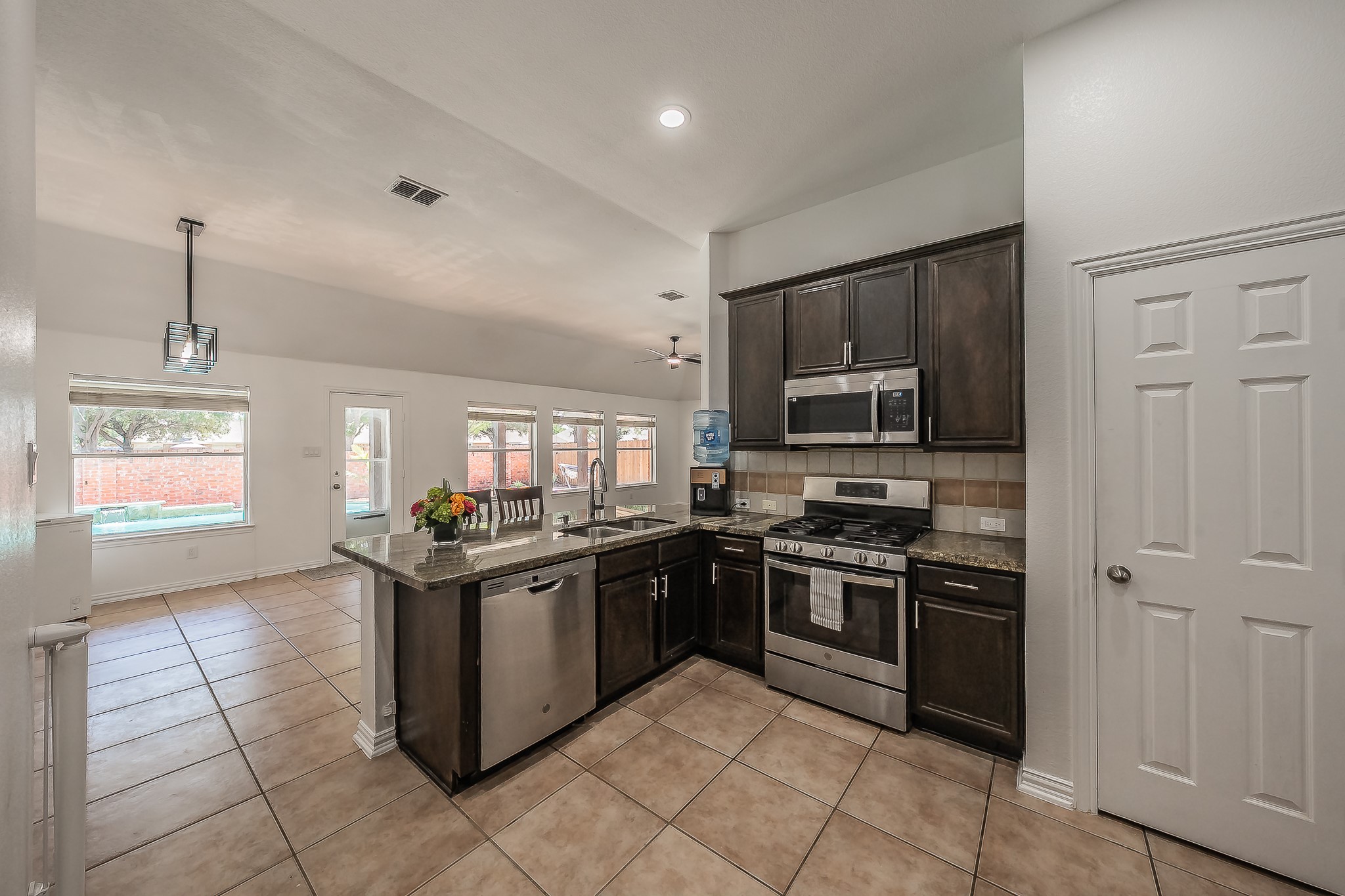 1011 Fleetwood Cove Drive Grand Prairie TX 75052