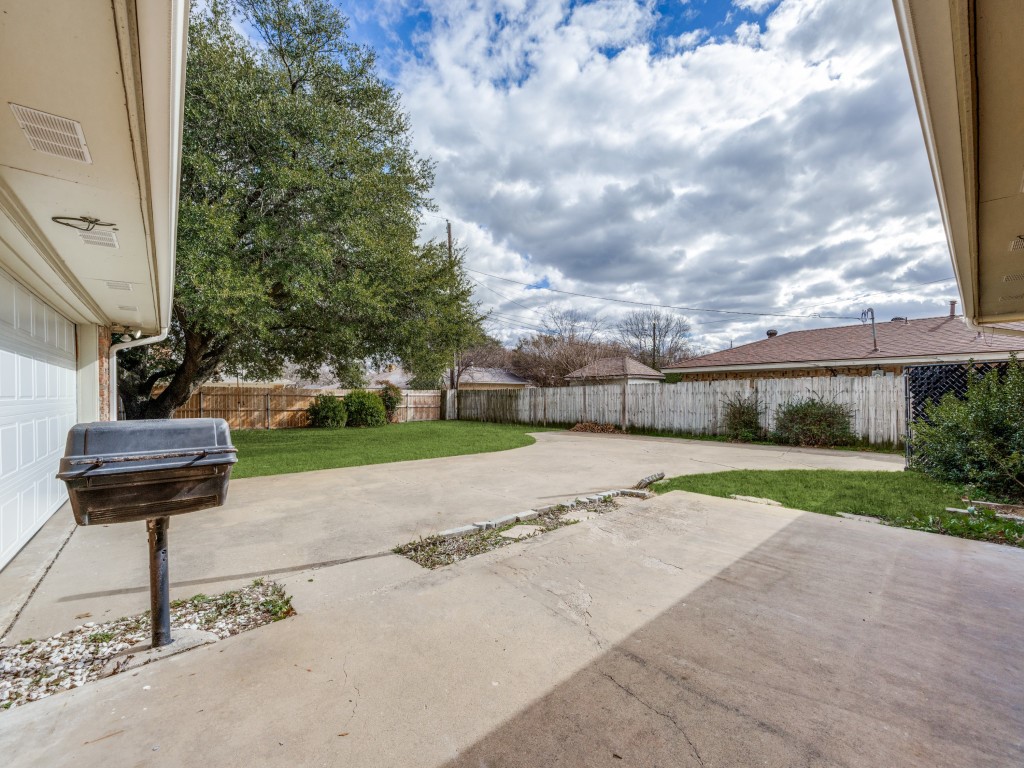 1713 Crescent Drive Sherman TX 75092