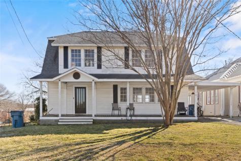206 S Avenue B Wortham TX 76693