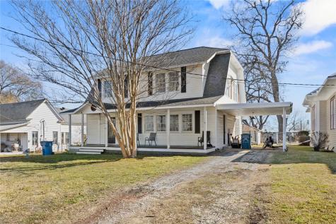 206 S Avenue B Wortham TX 76693