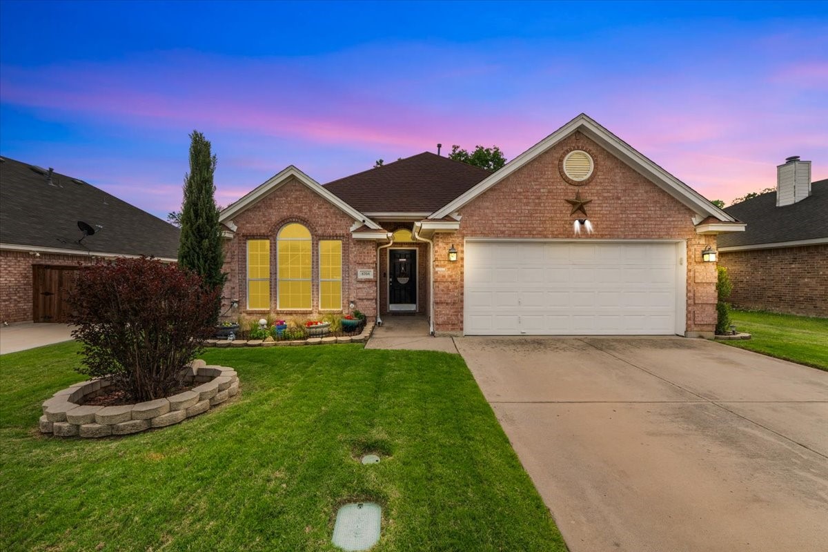 8704 Saranac Trail Fort Worth TX 76118