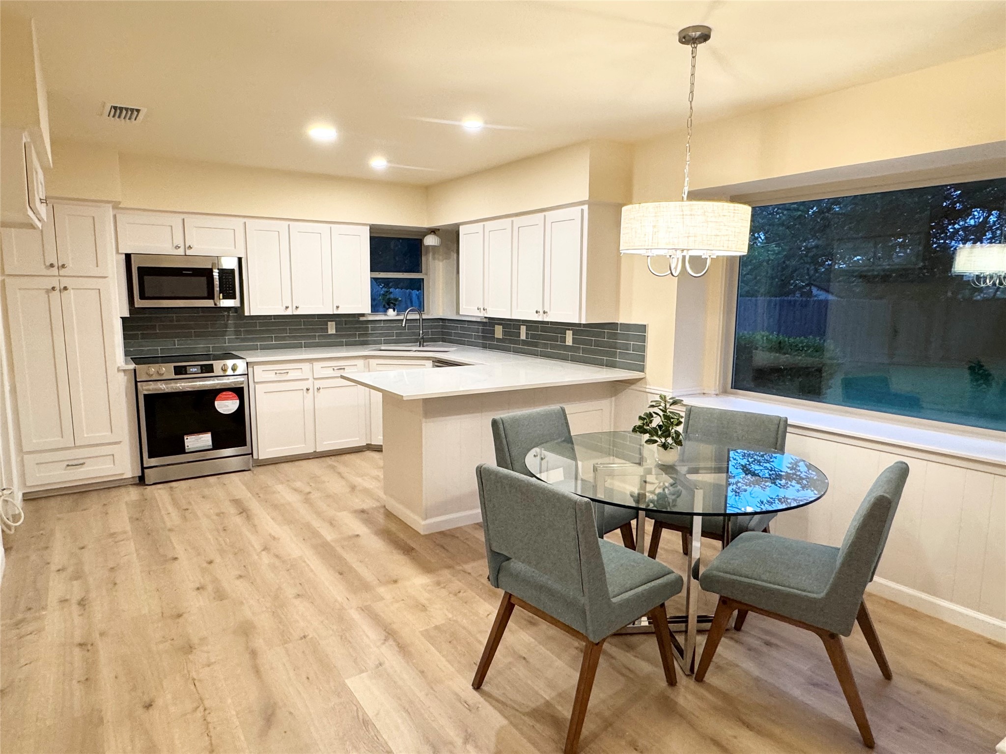 6513 Circleview Drive North Richland Hills TX 76180