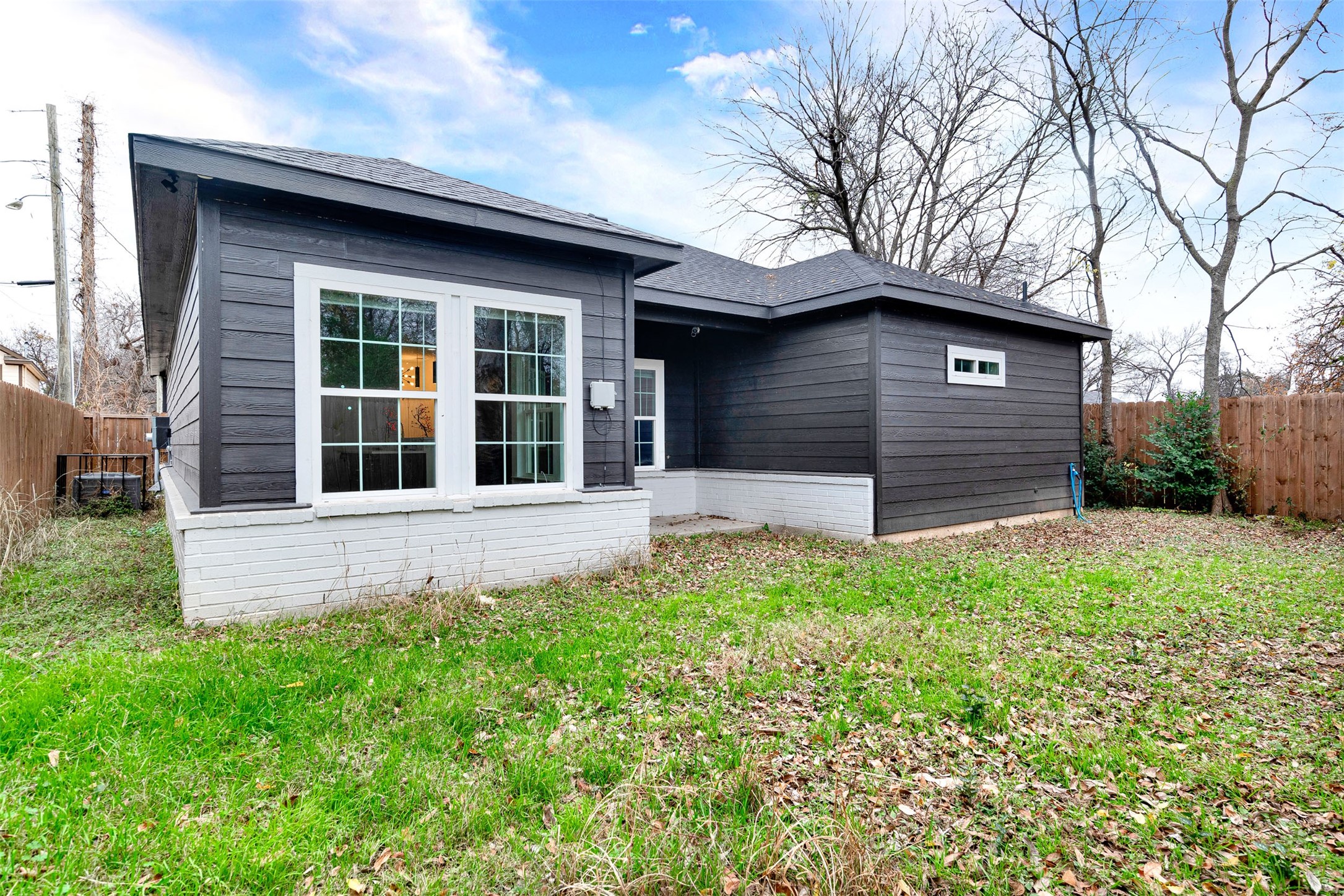 4811 Huey Street Dallas TX 75210