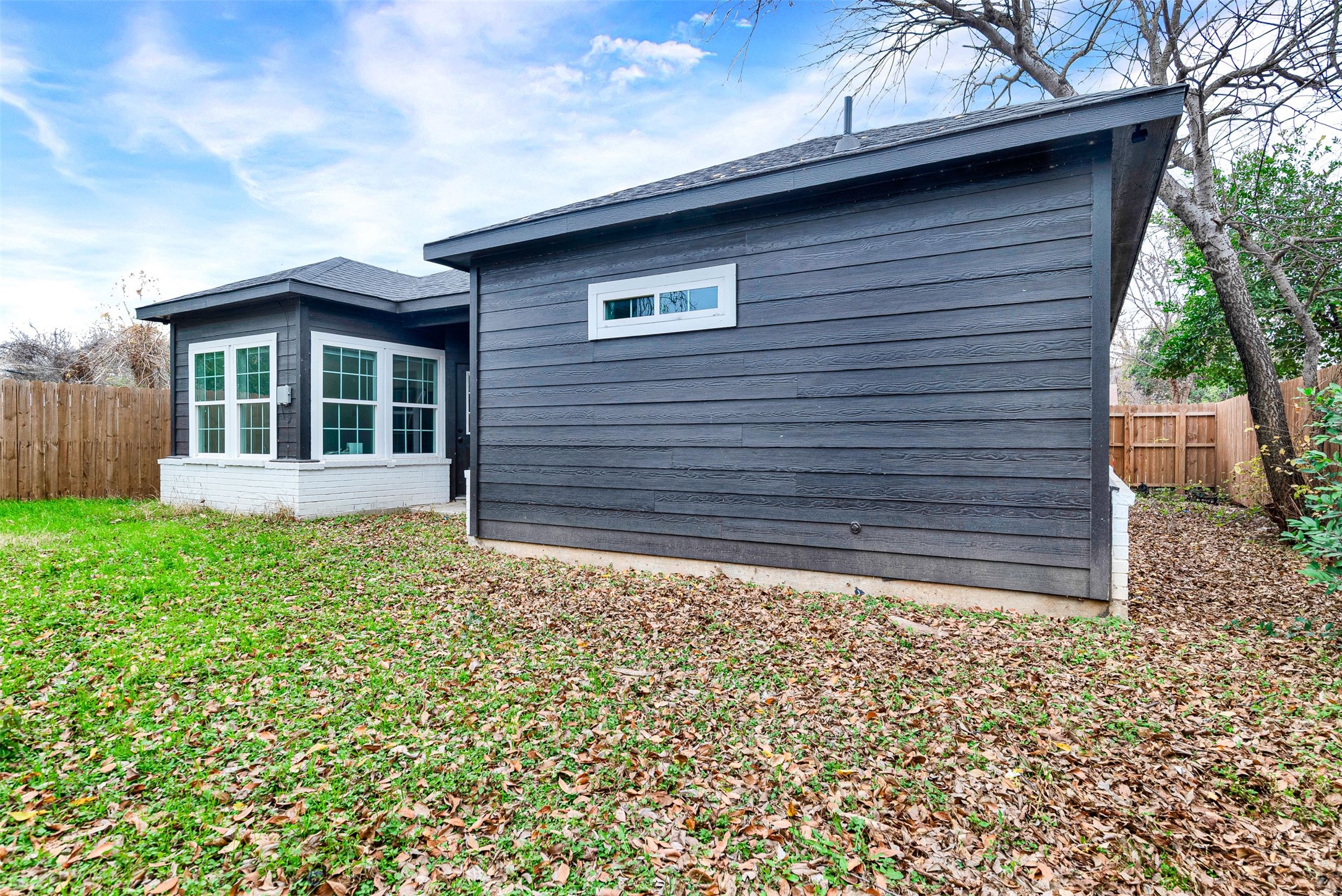 4811 Huey Street Dallas TX 75210