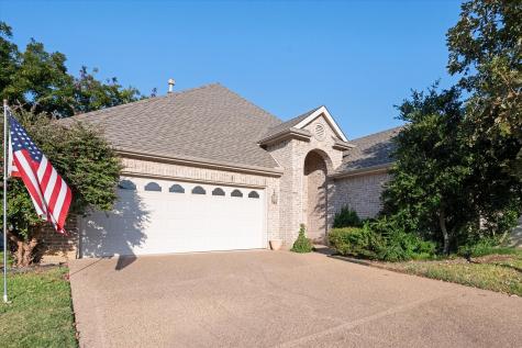 2815 Hollypoint Court Arlington TX 76015