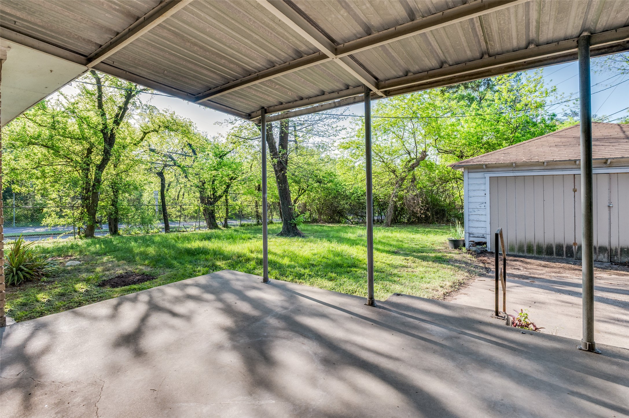 2406 Cliff Teen Court Dallas TX 75233