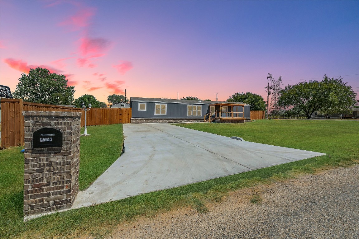 8529 Weems Estates Drive Granbury TX 76048