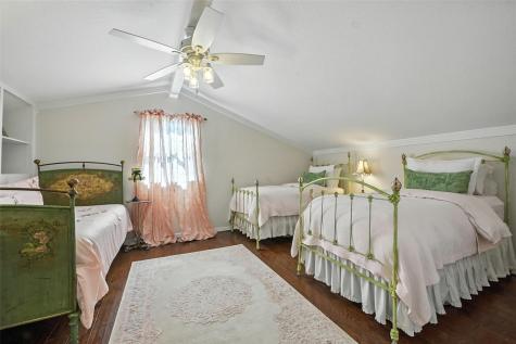 294 Wolfcreek Road Valley View TX 76272