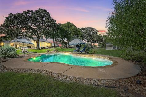 294 Wolfcreek Road Valley View TX 76272