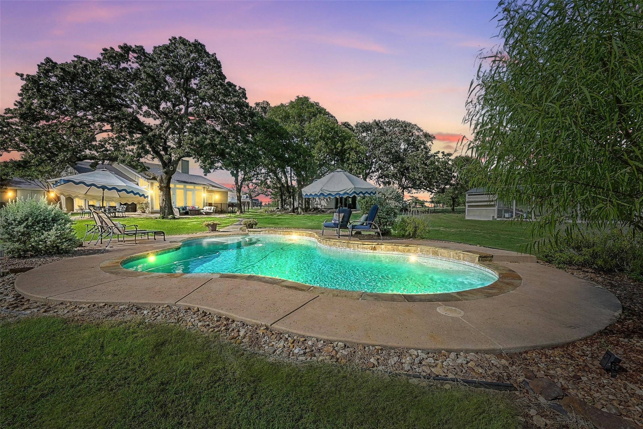 294 Wolfcreek Road Valley View TX 76272