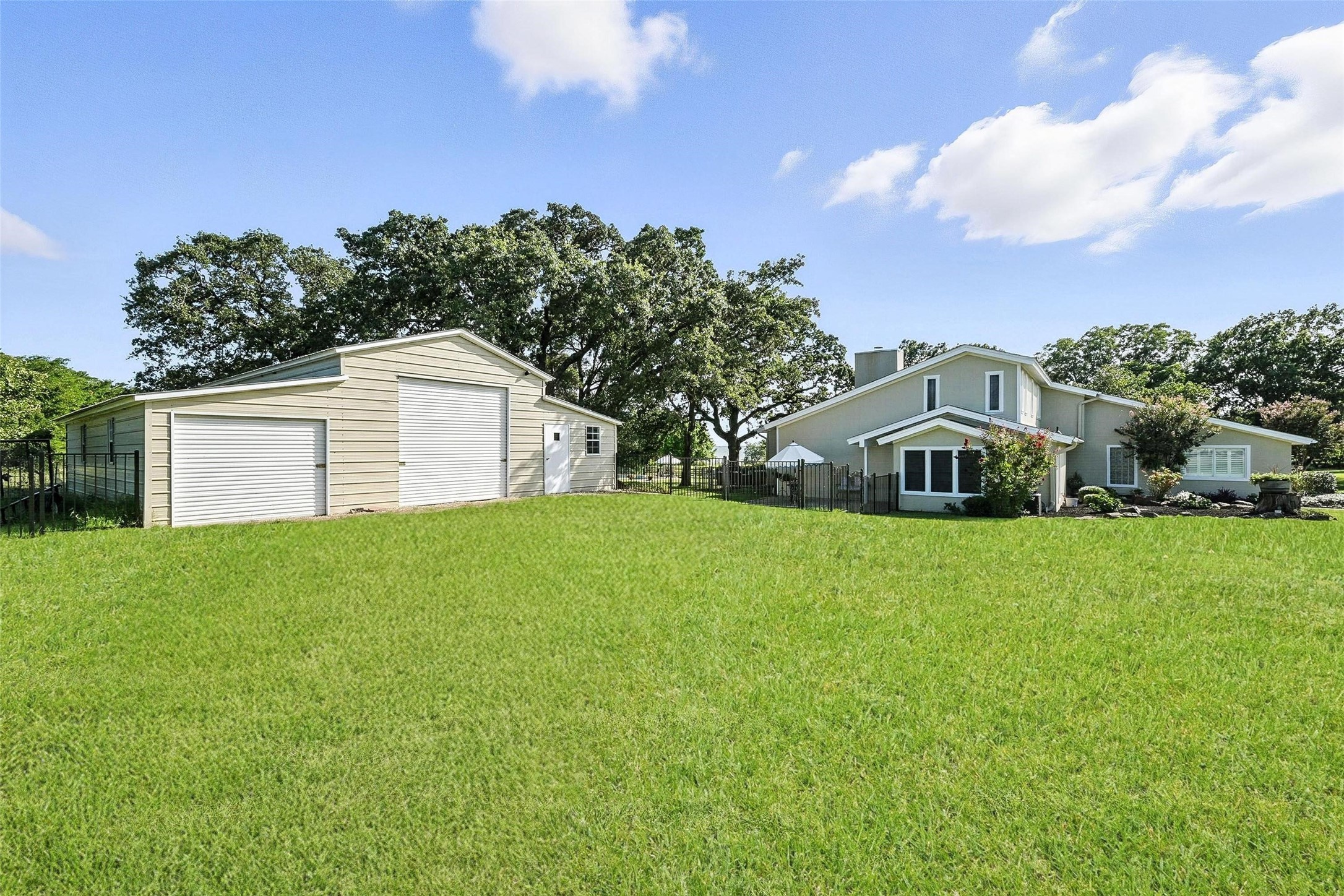 294 Wolfcreek Road Valley View TX 76272