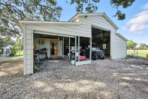 294 Wolfcreek Road Valley View TX 76272