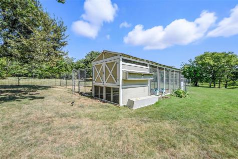 294 Wolfcreek Road Valley View TX 76272