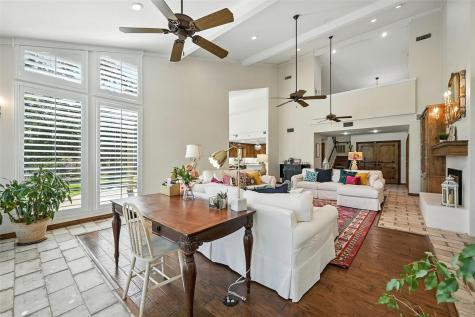 294 Wolfcreek Road Valley View TX 76272