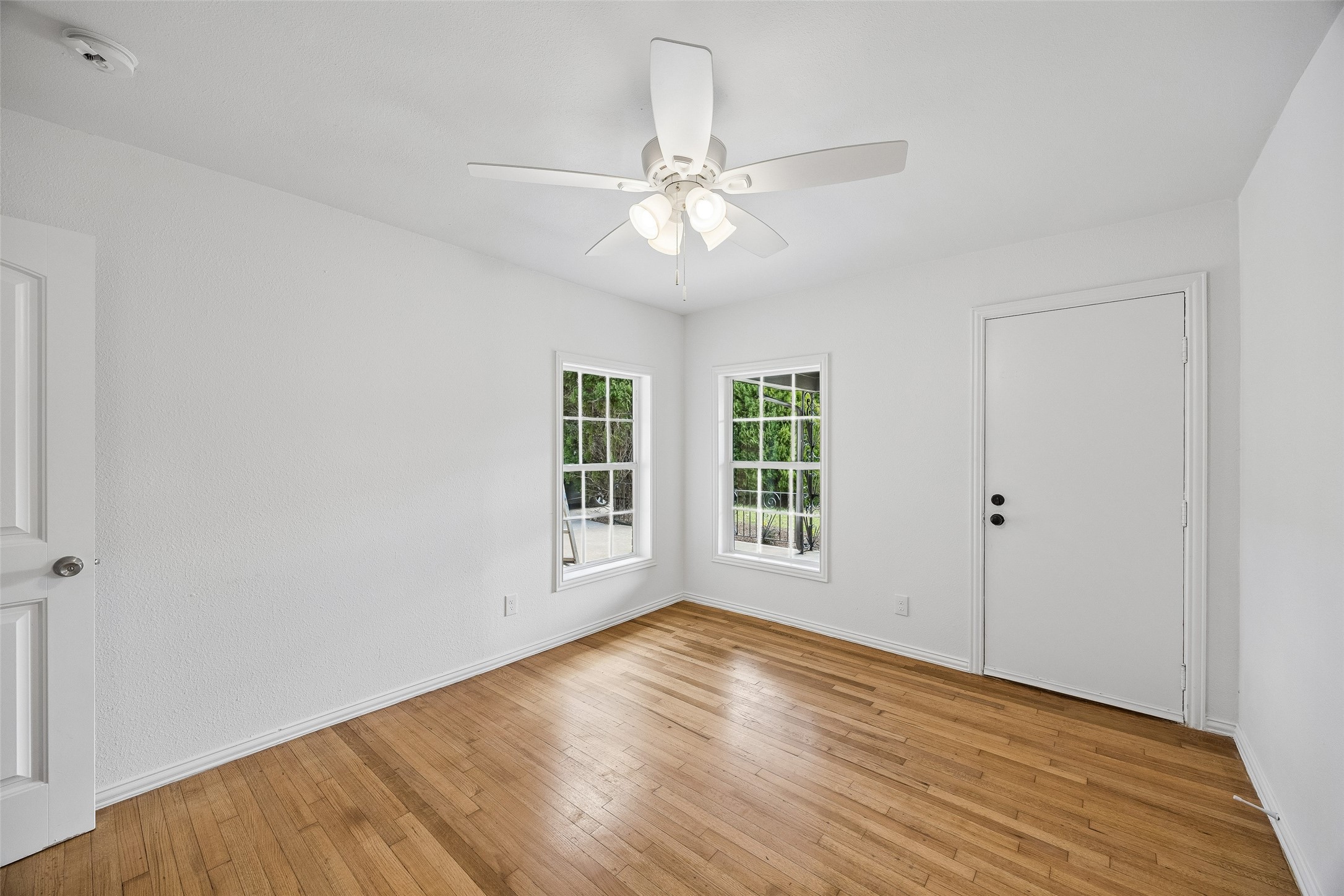 3335 Burlingdell Avenue Dallas TX 75211