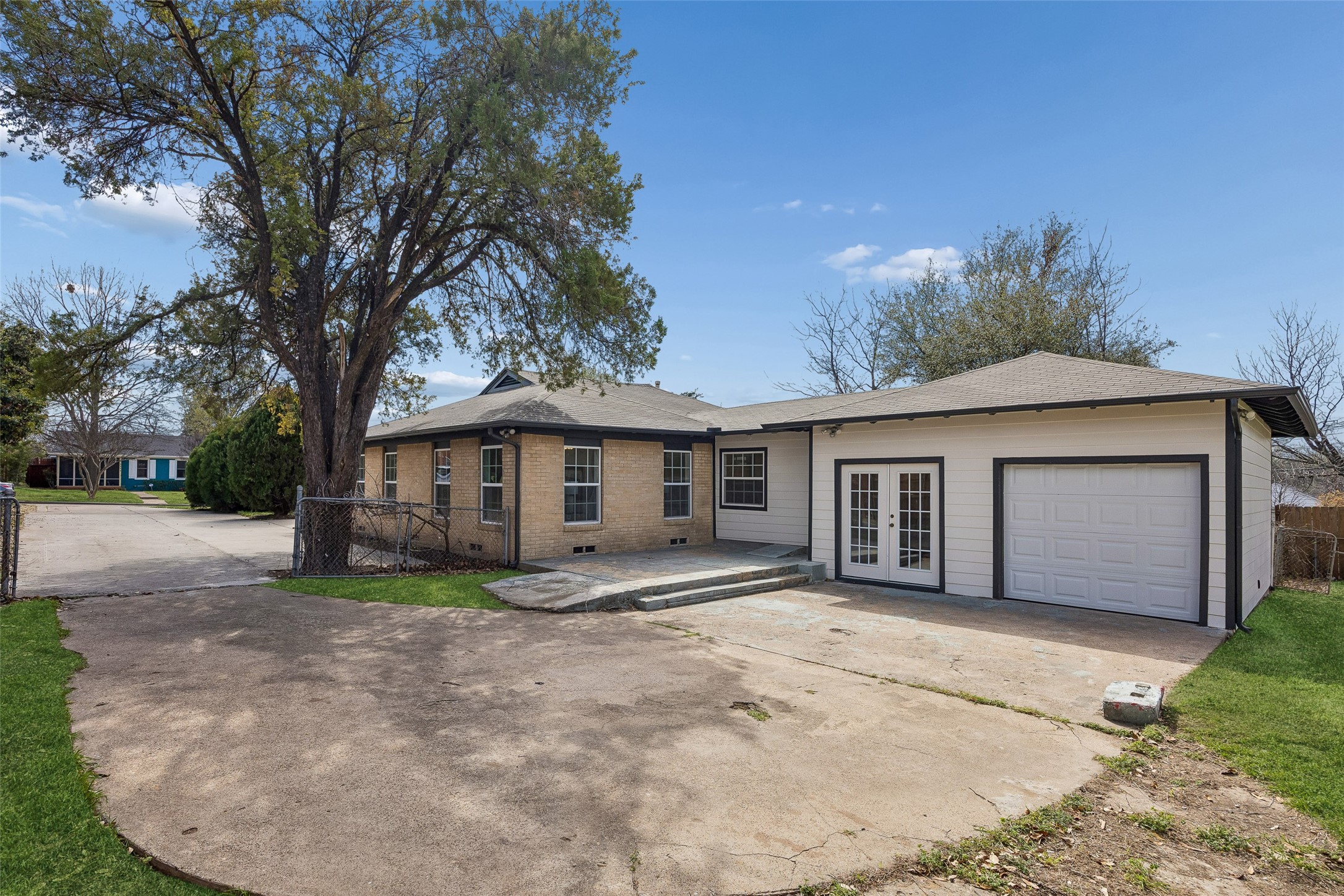 3335 Burlingdell Avenue Dallas TX 75211