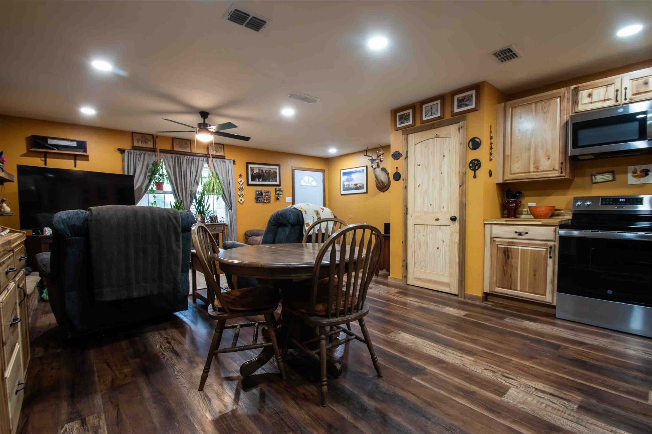 530 Holly Glen Murchison TX 75778