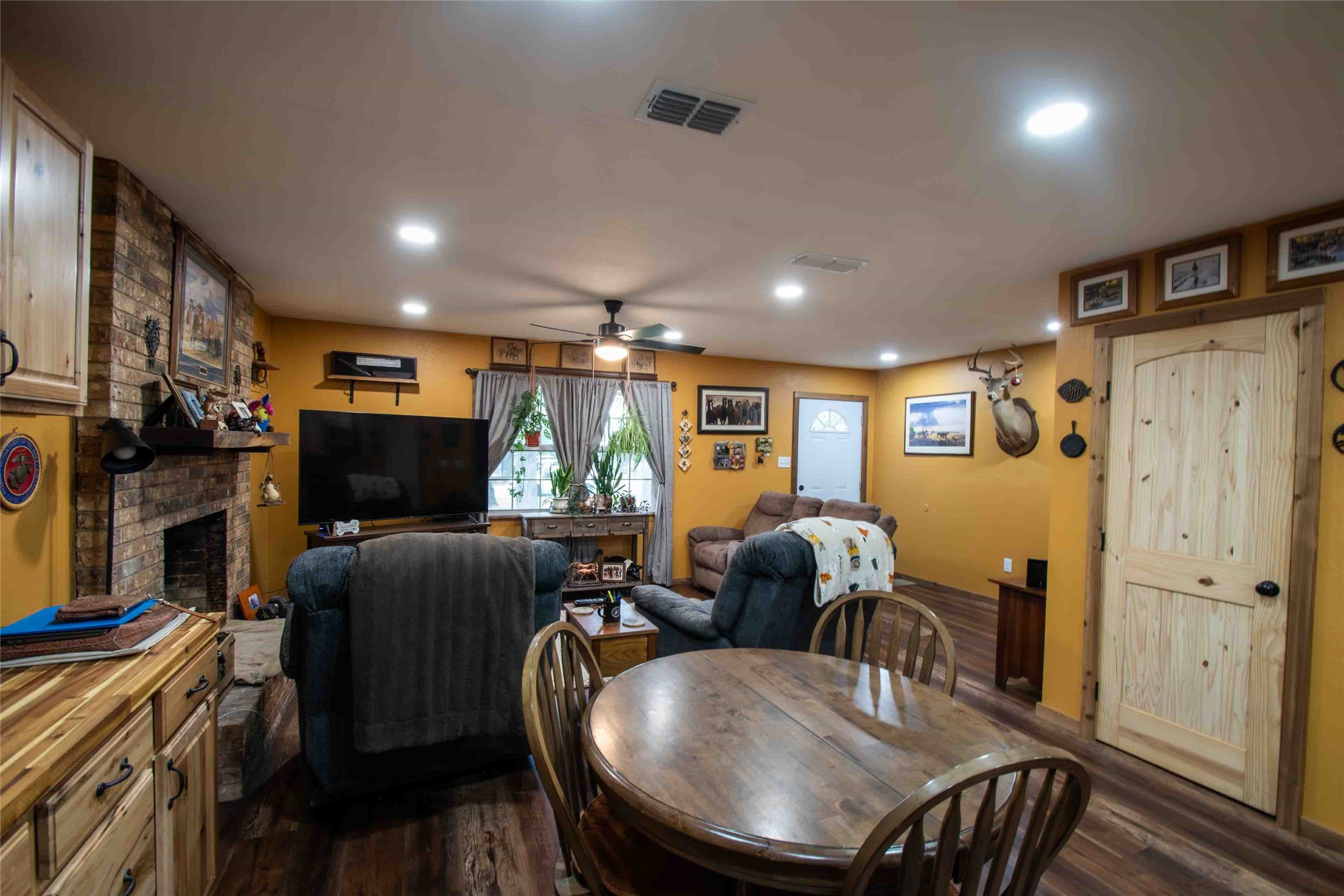 530 Holly Glen Murchison TX 75778