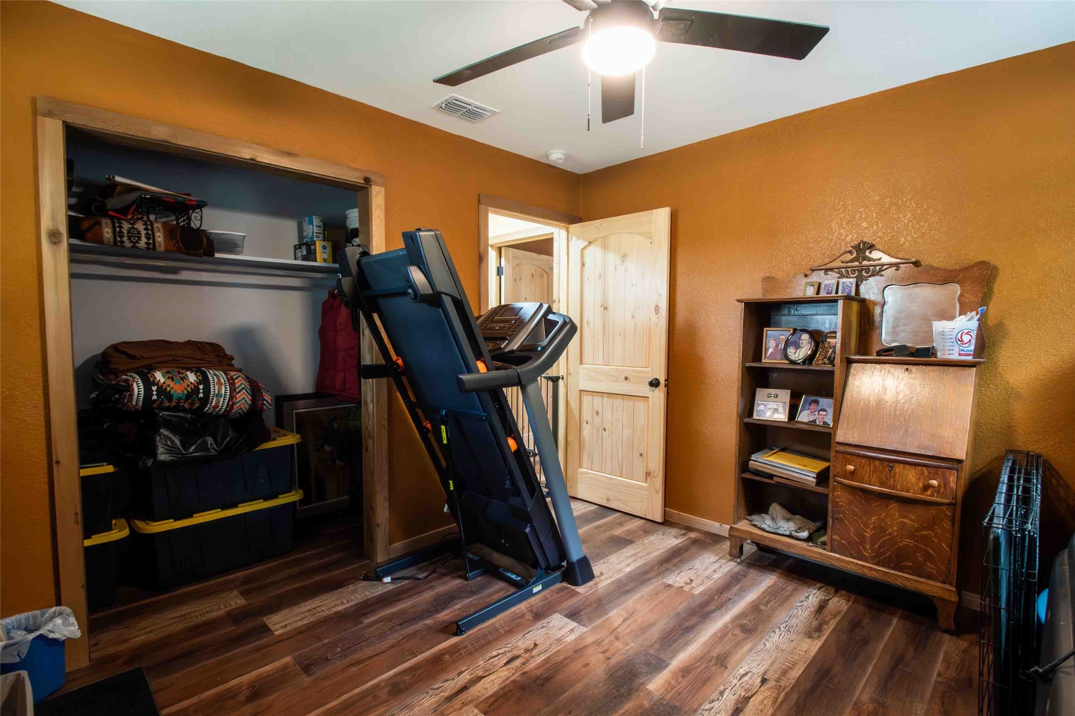 530 Holly Glen Murchison TX 75778