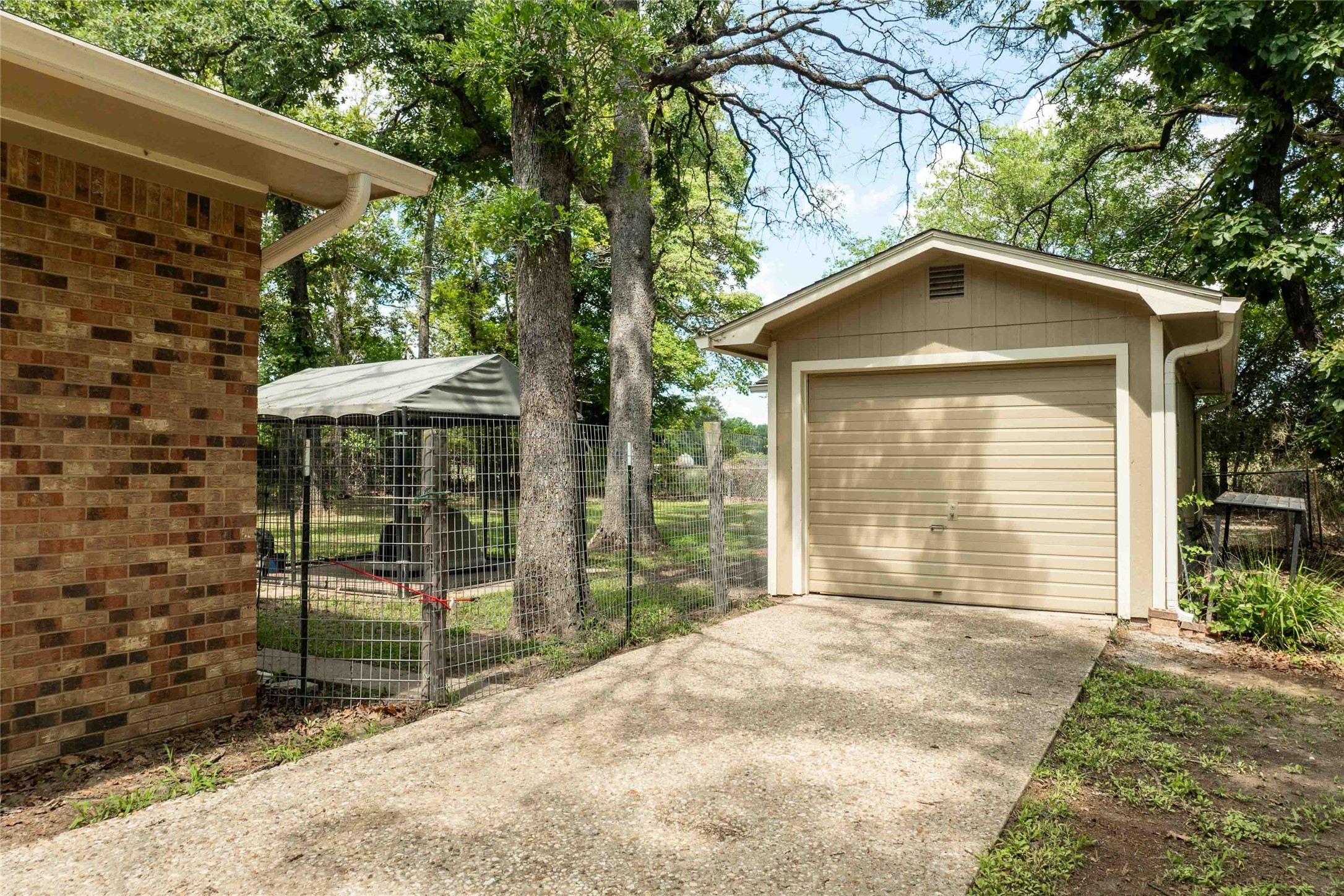 530 Holly Glen Murchison TX 75778
