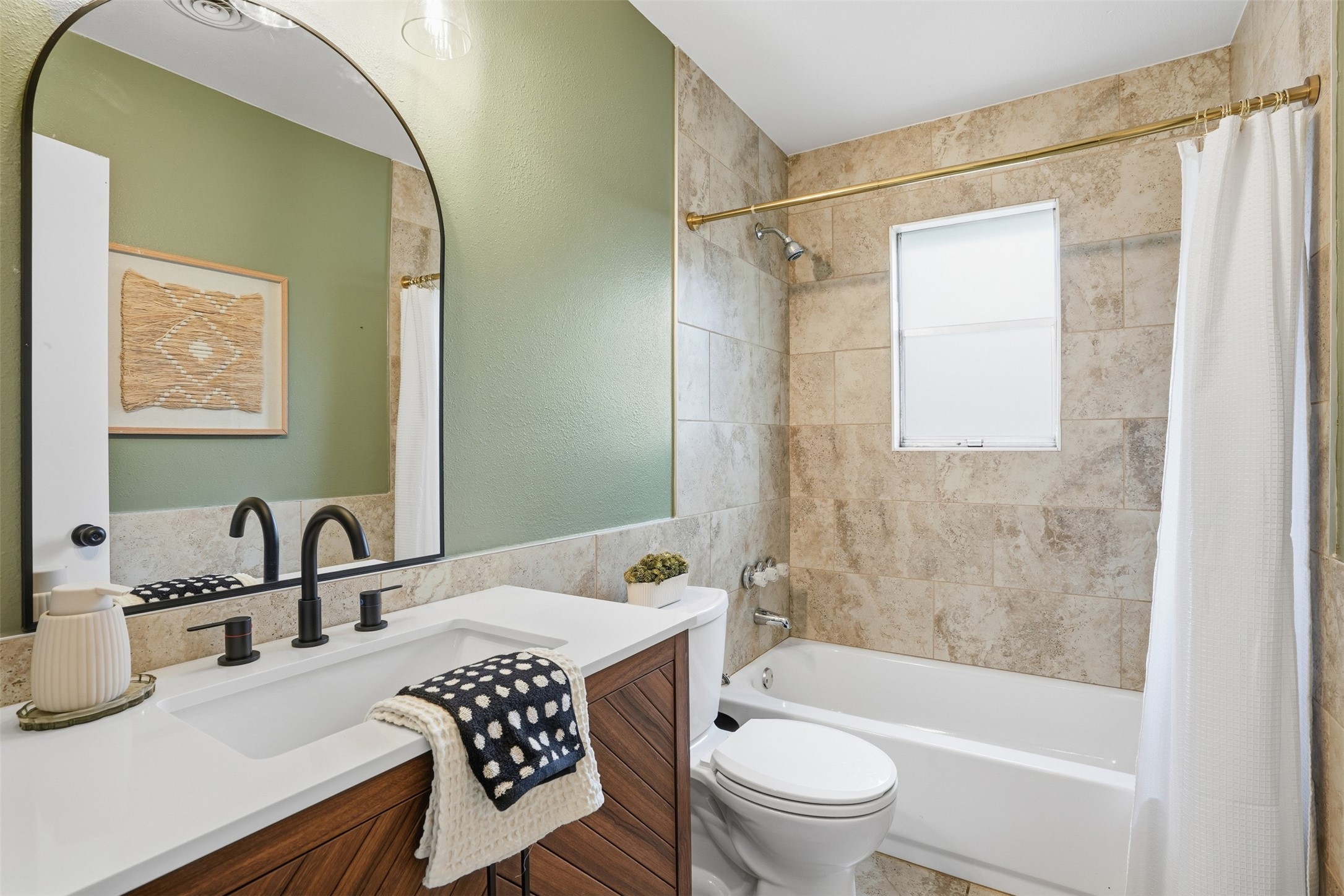 8625 Marys Creek Drive Benbrook TX 76116