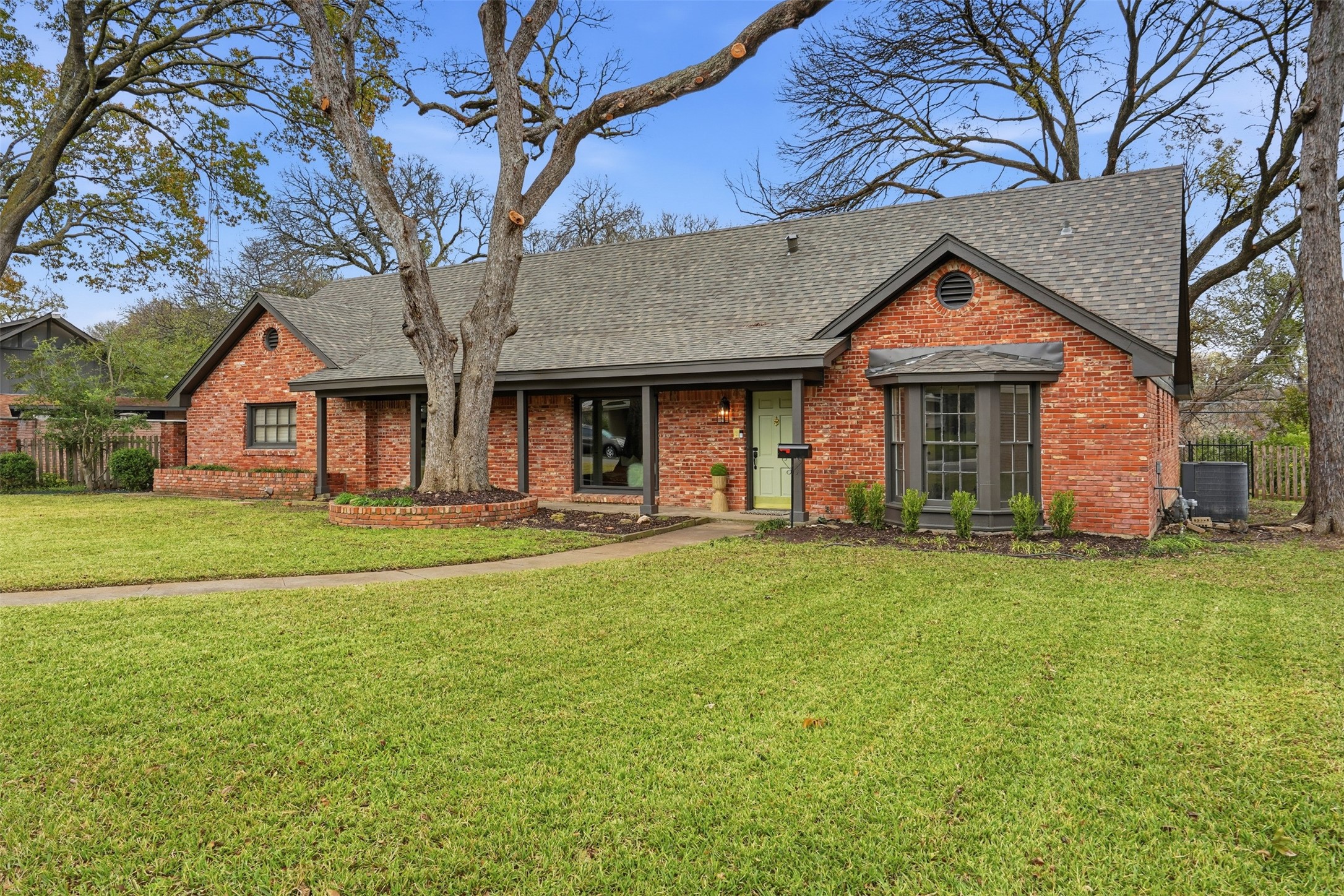 8625 Marys Creek Drive Benbrook TX 76116