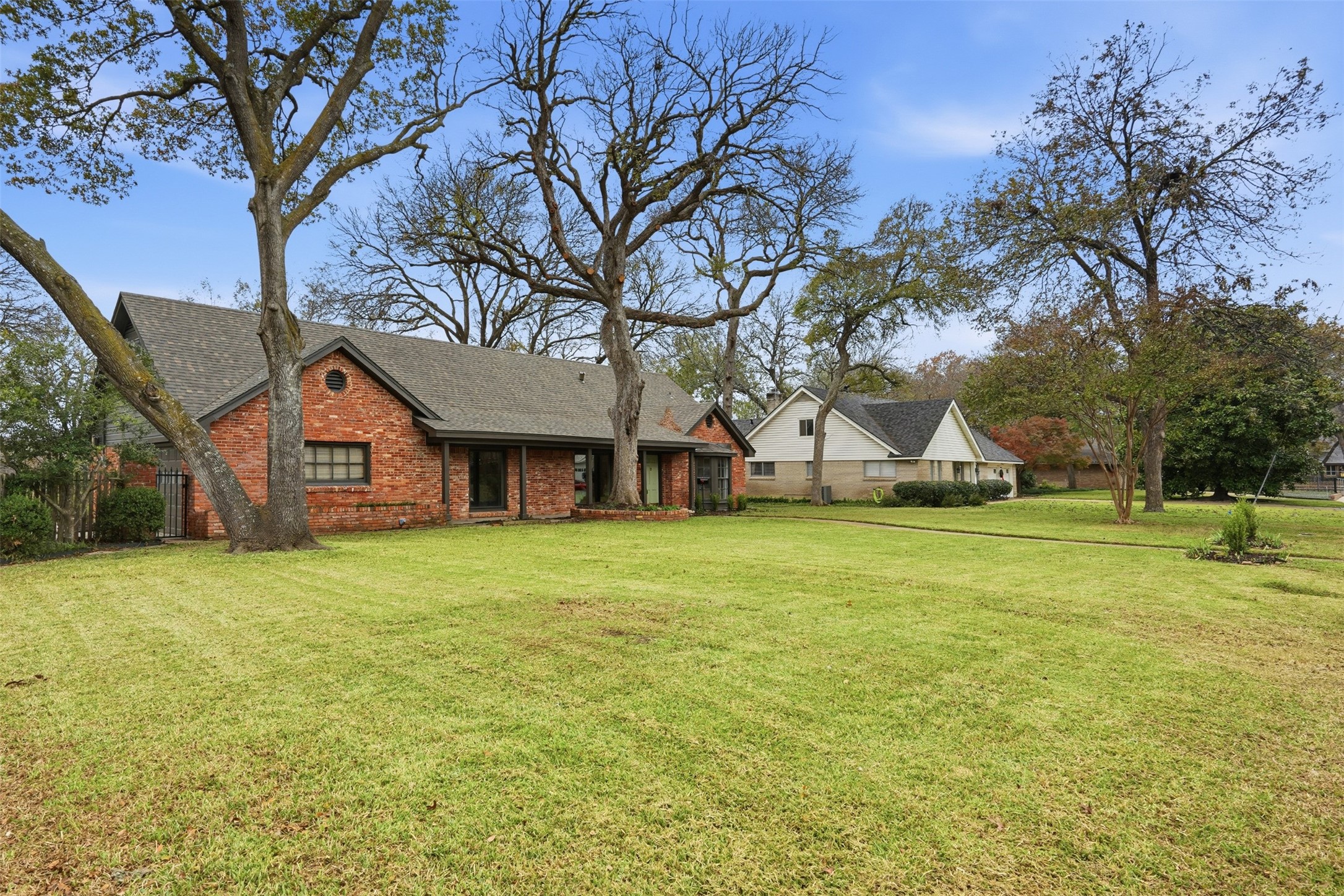 8625 Marys Creek Drive Benbrook TX 76116