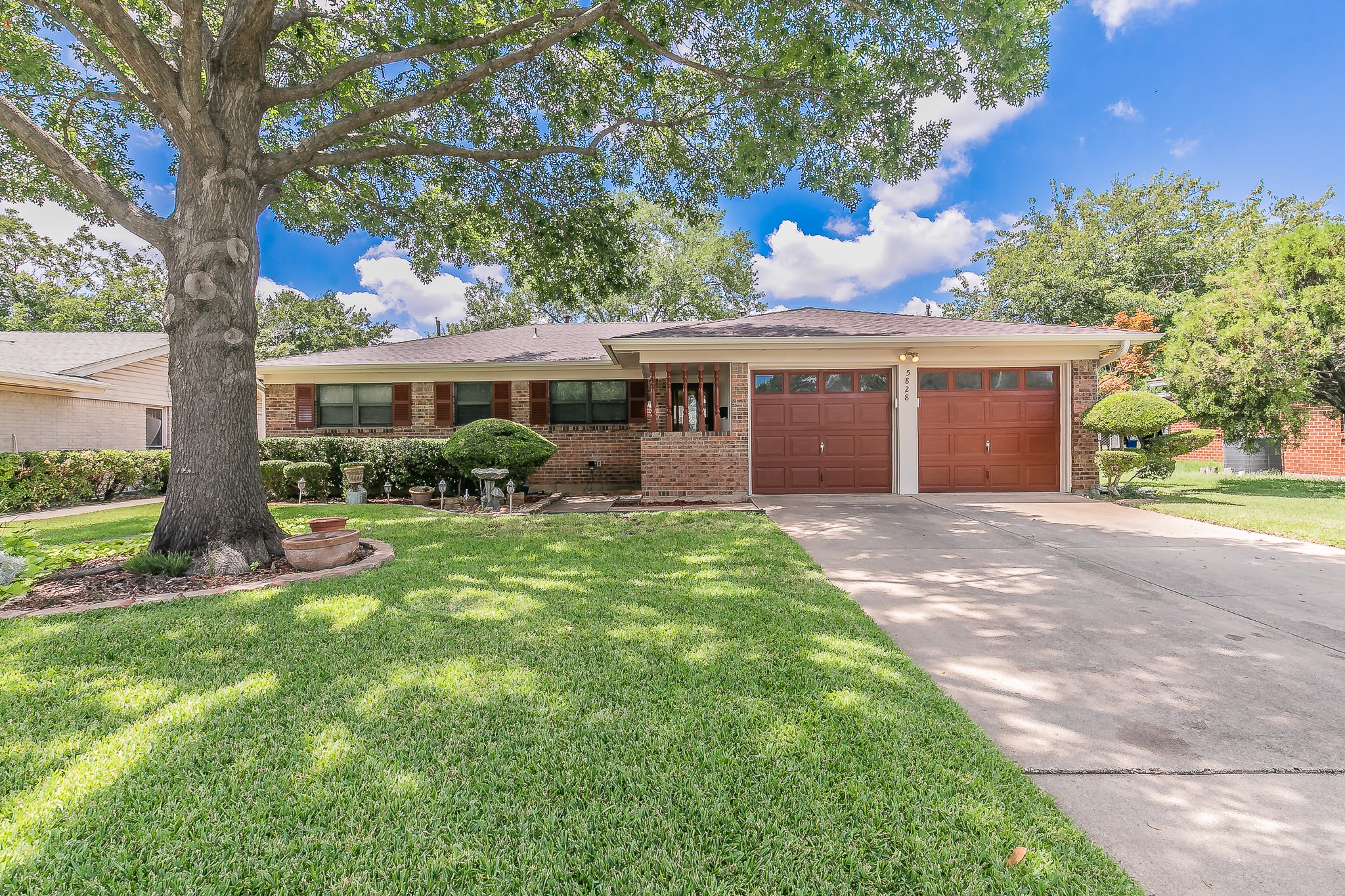 5828 Westcrest Drive W Edgecliff Village TX 76134
