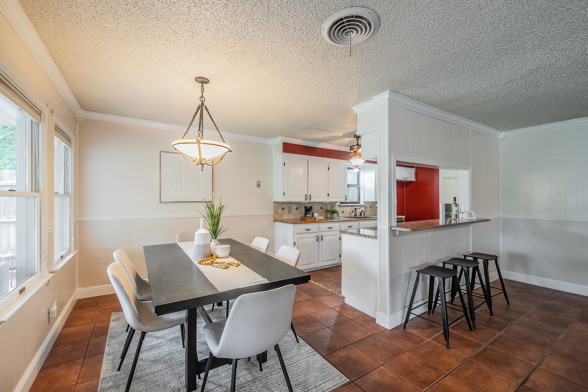 5828 Westcrest Drive W Edgecliff Village TX 76134