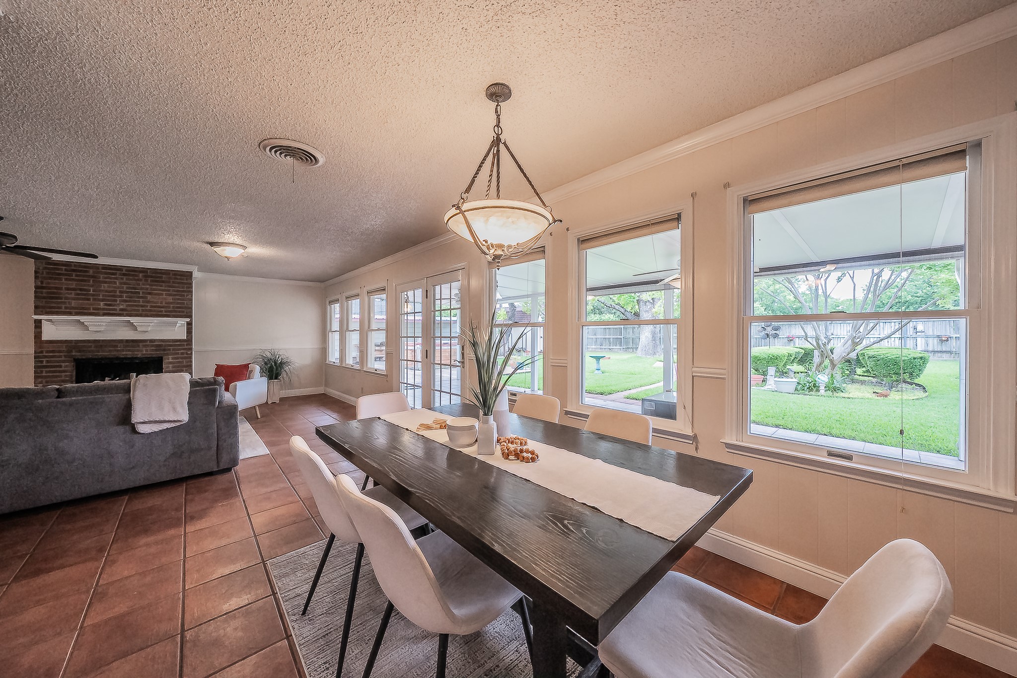 5828 Westcrest Drive W Edgecliff Village TX 76134
