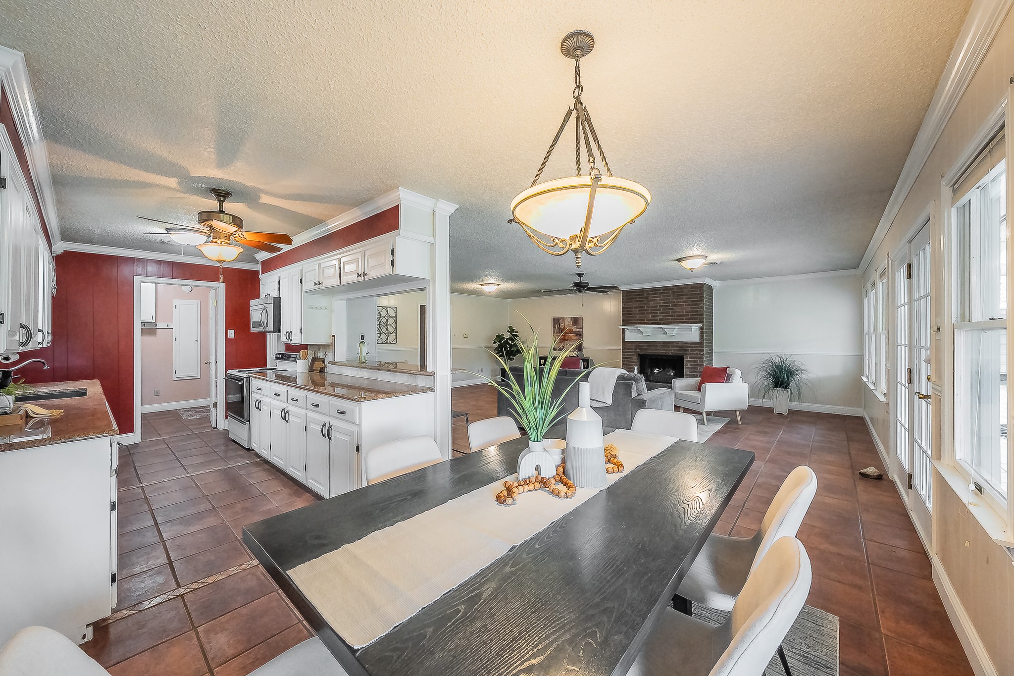 5828 Westcrest Drive W Edgecliff Village TX 76134