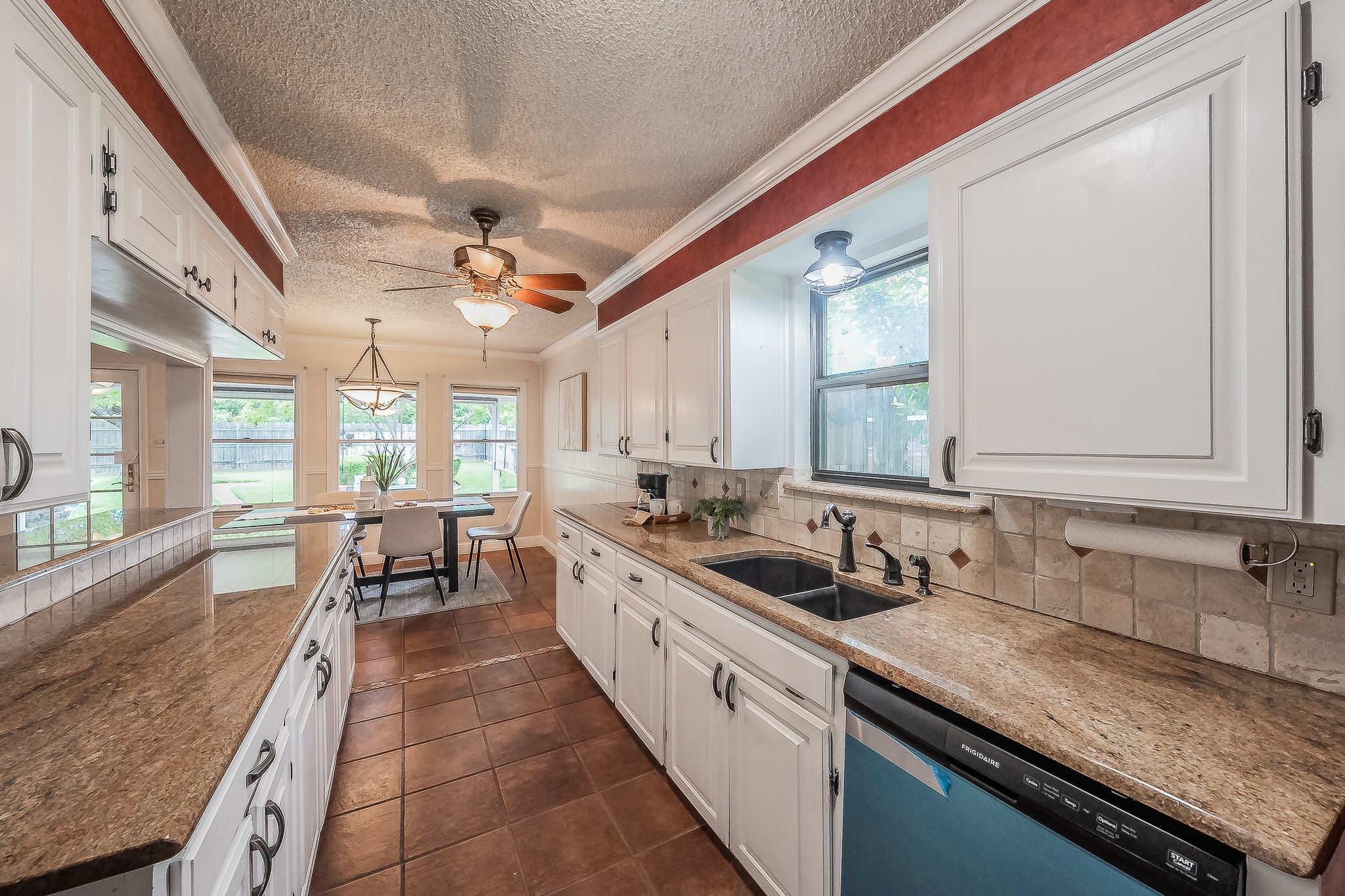 5828 Westcrest Drive W Edgecliff Village TX 76134