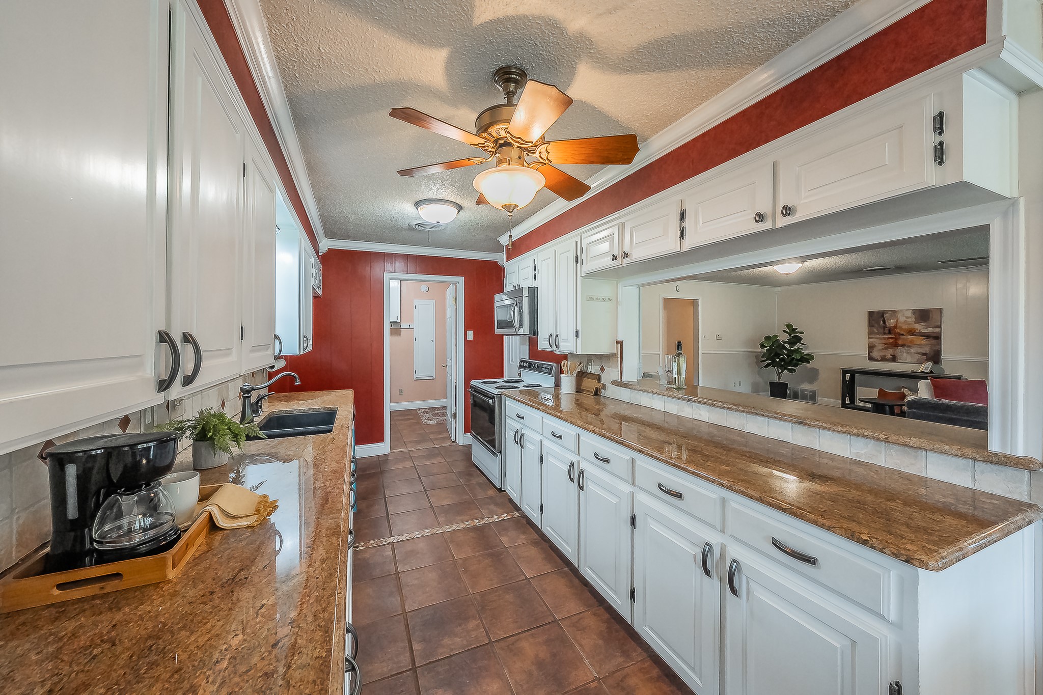 5828 Westcrest Drive W Edgecliff Village TX 76134